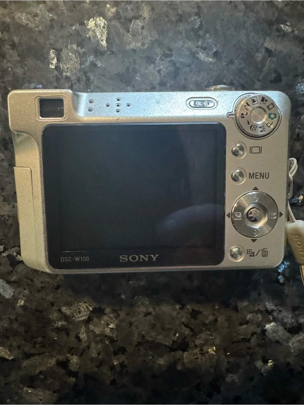 GUC Sony Silver Compact Cyber-shot Digital Camera with Carl Zeiss Lens dsc-100